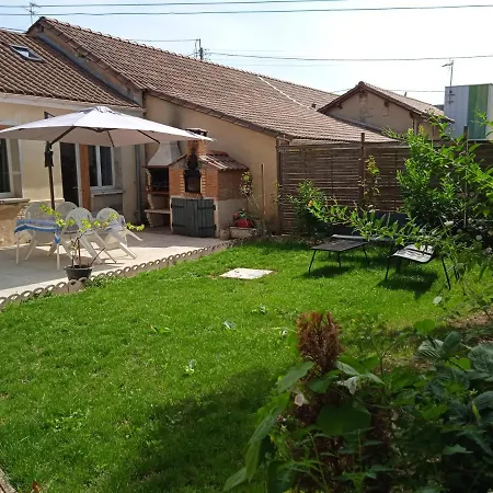 Holiday home Charmante Petite Maison *